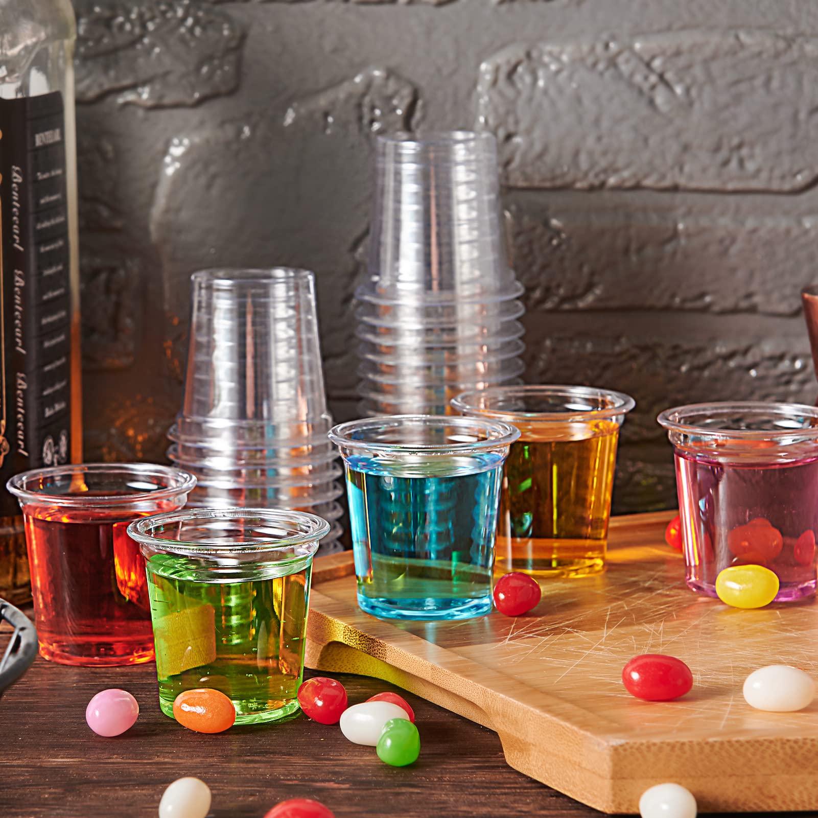 Lilymicky vasos con porciones de salsas demostrando versatilidad en catering