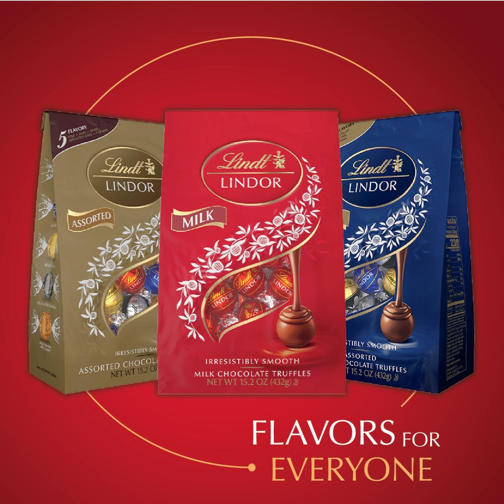 Lindt LINDOR trufa cortada mostrando el centro cremoso y fundente