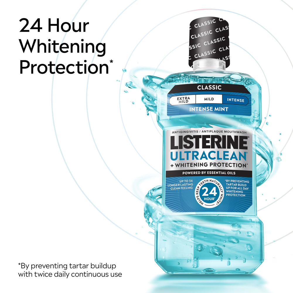 Botellas Listerine junto a objeto cotidiano para comparar tamaño y duración