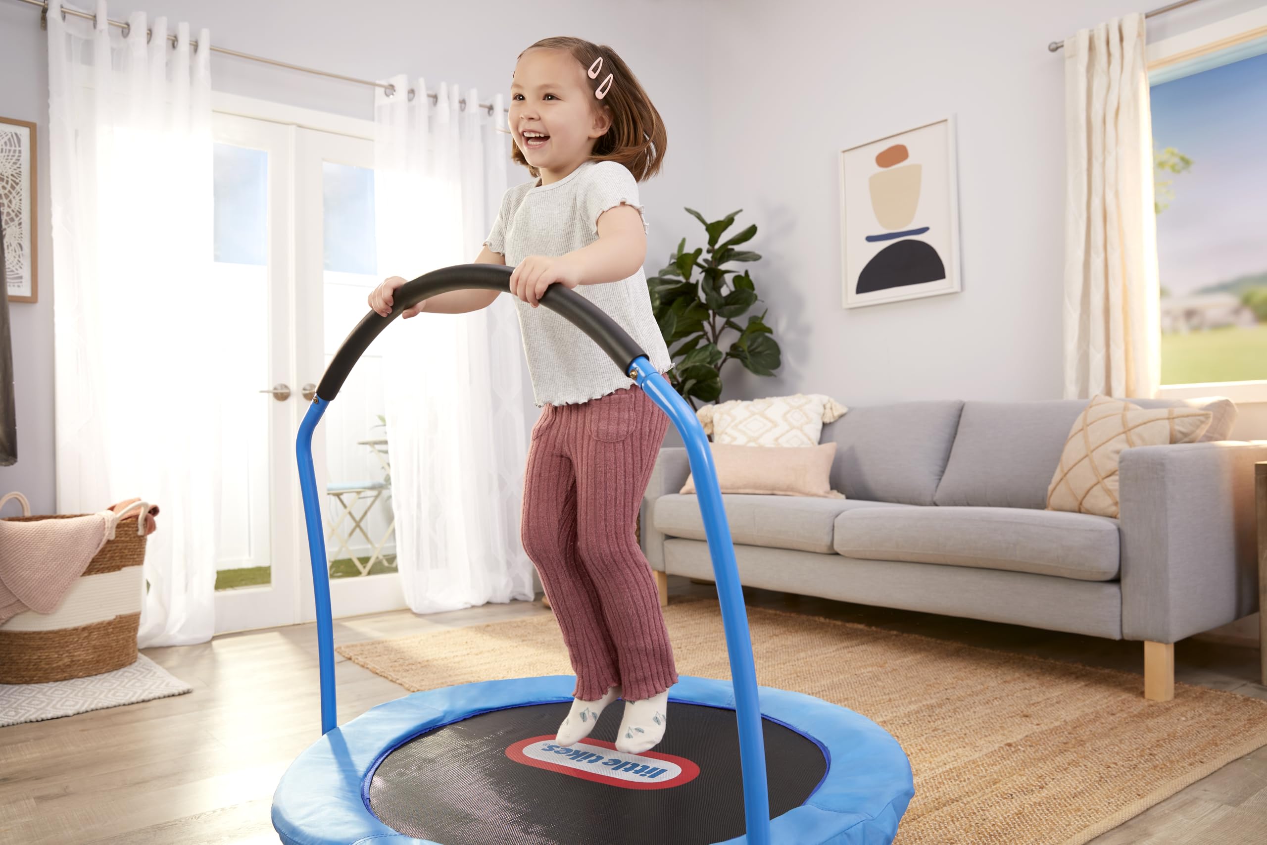 Little Tikes primer plano del agarre acolchado para mayor seguridad