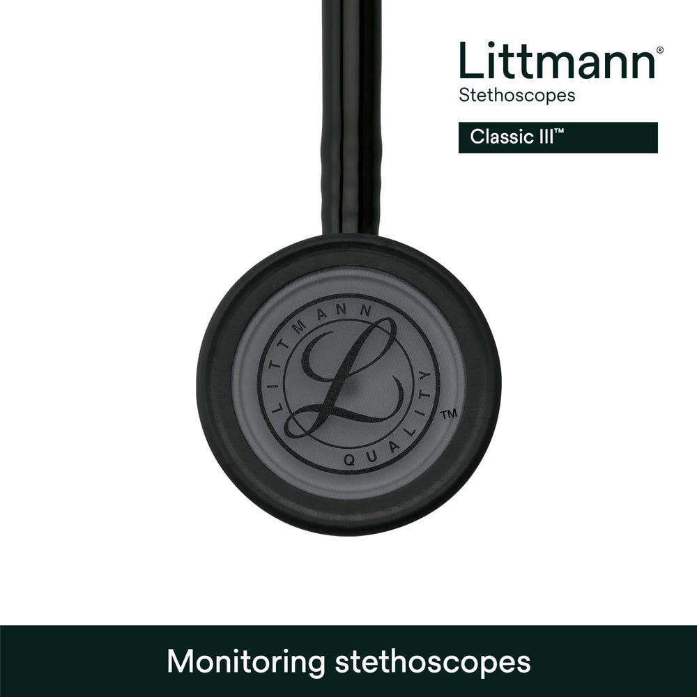 Littmann en uso con paciente adulto facilitando auscultación clara en consulta