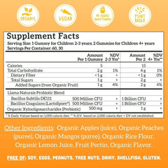 Llama Naturals gominola en mano de niño listo para masticar