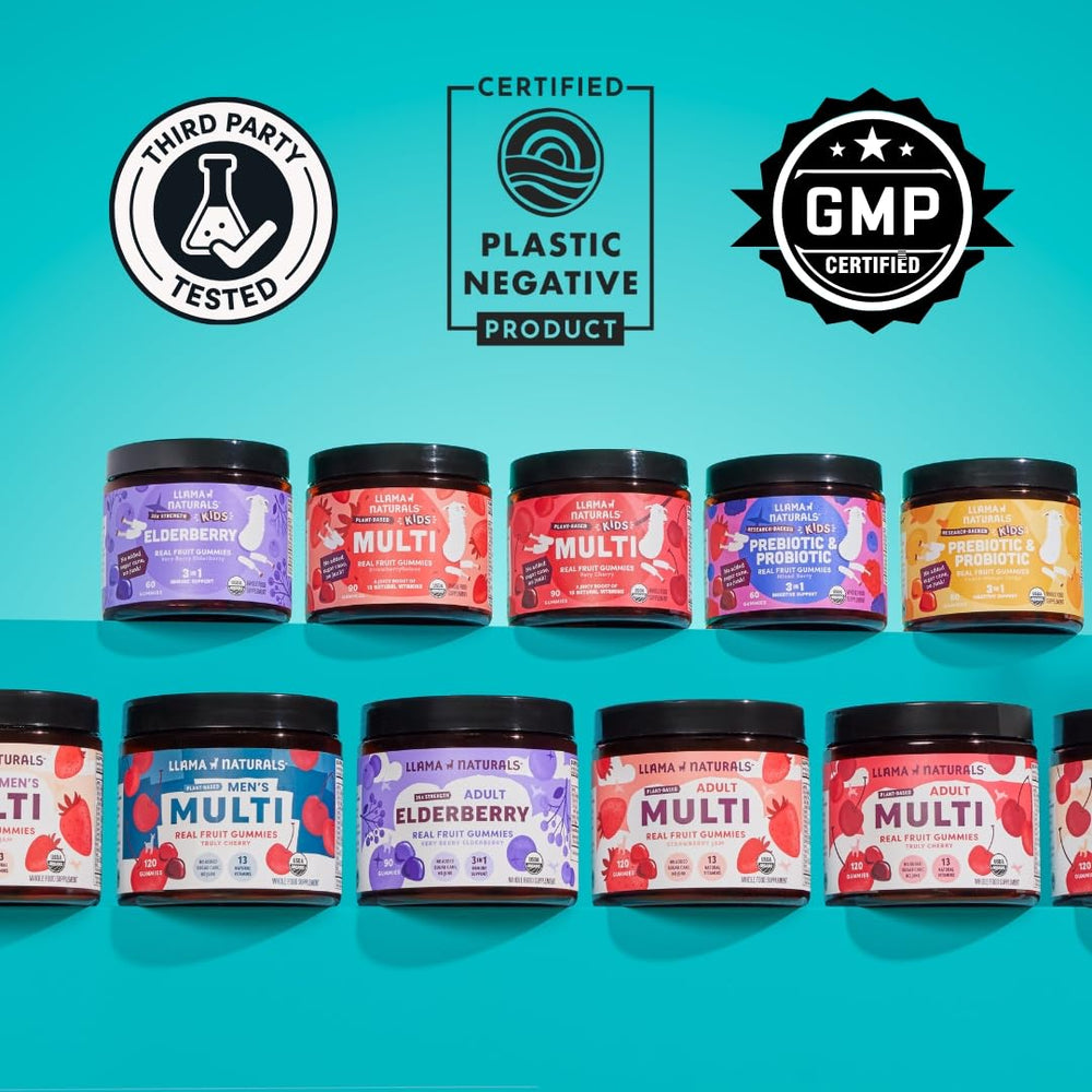 Familia compartiendo gomitas Llama Naturals en cocina, rutina diaria práctica