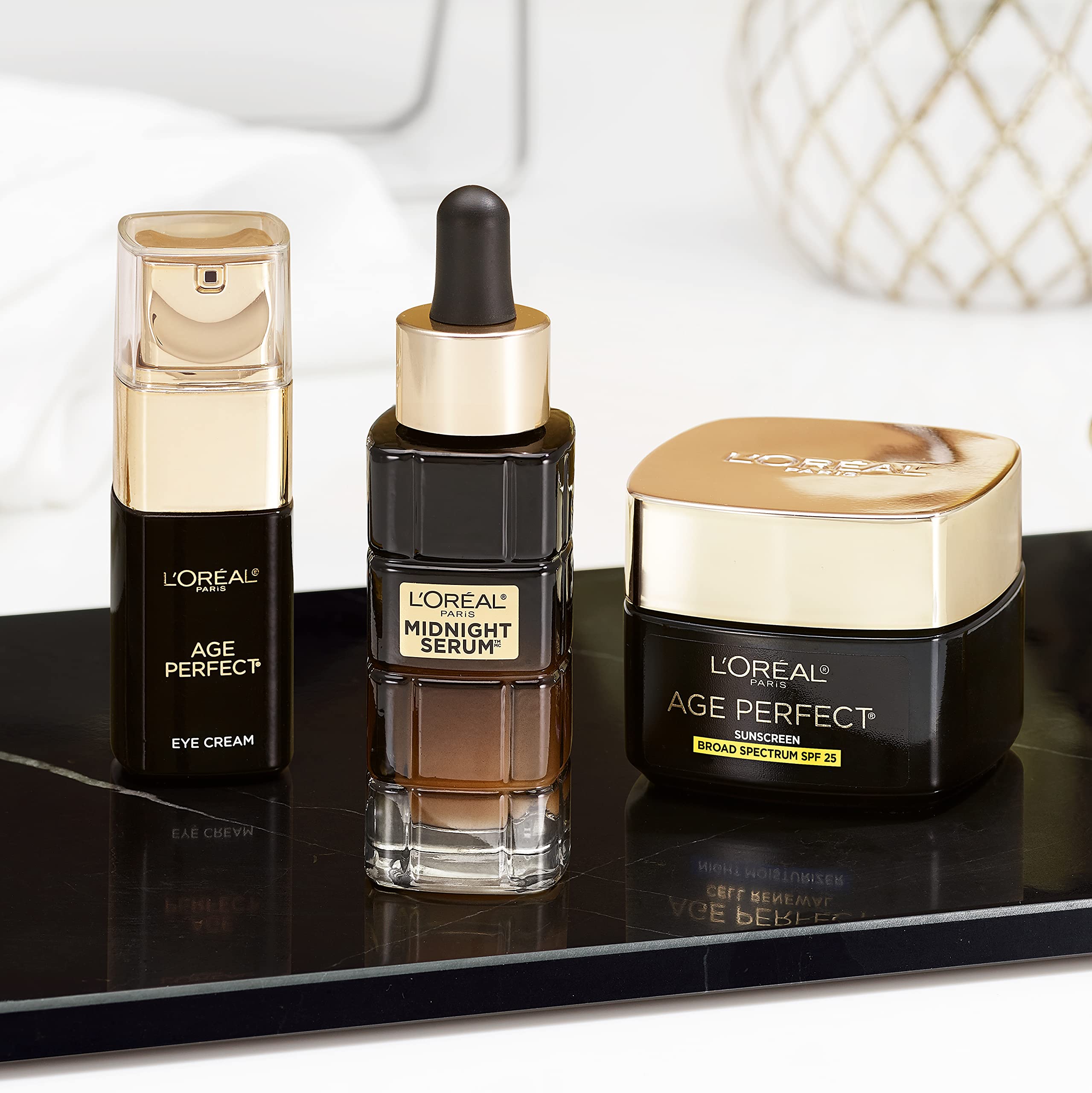 L'Oreal Paris en baño estilo lifestyle como parte de rutina diaria