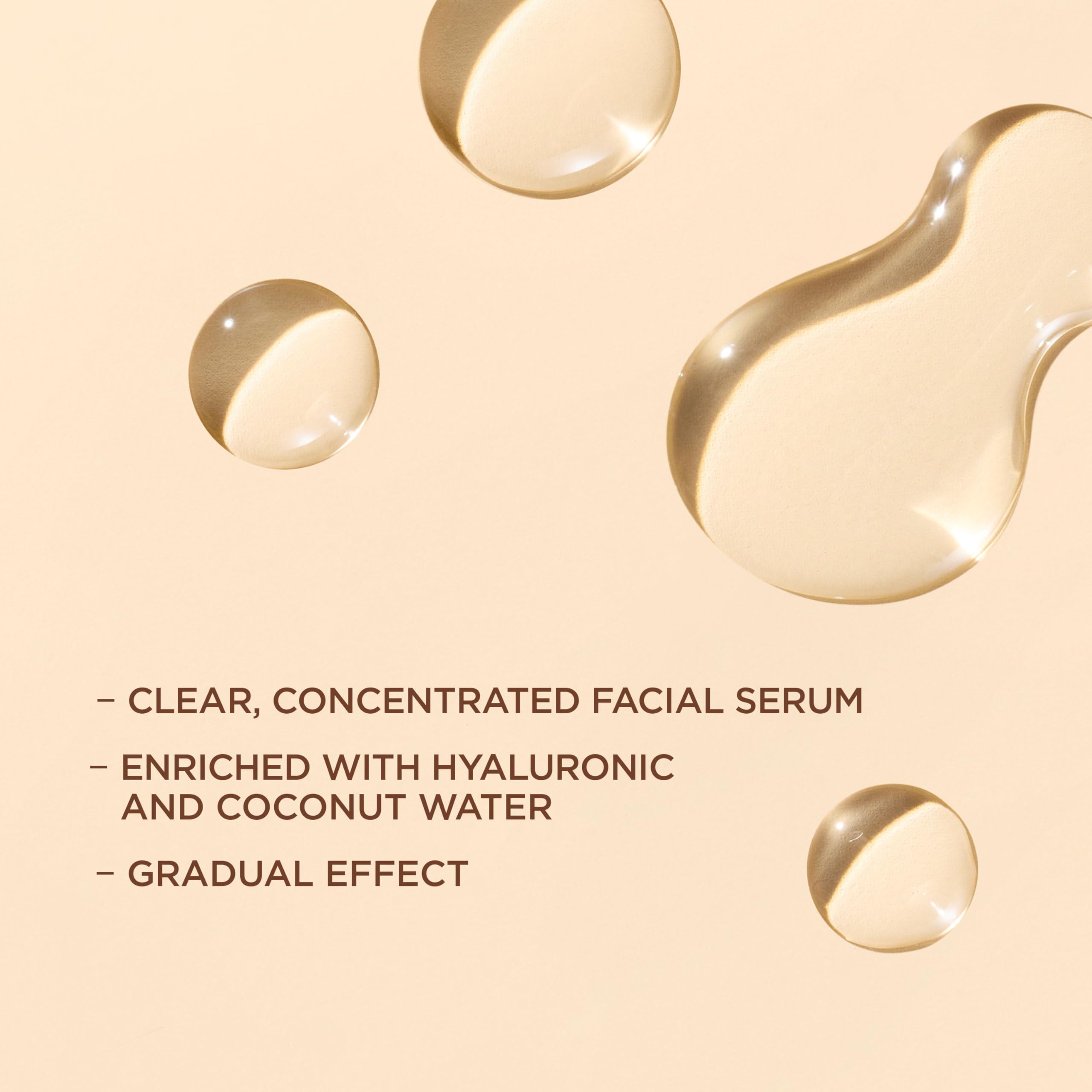 L'Oreal Paris gotas en la mano mostrando textura no pegajosa y fácil mezcla