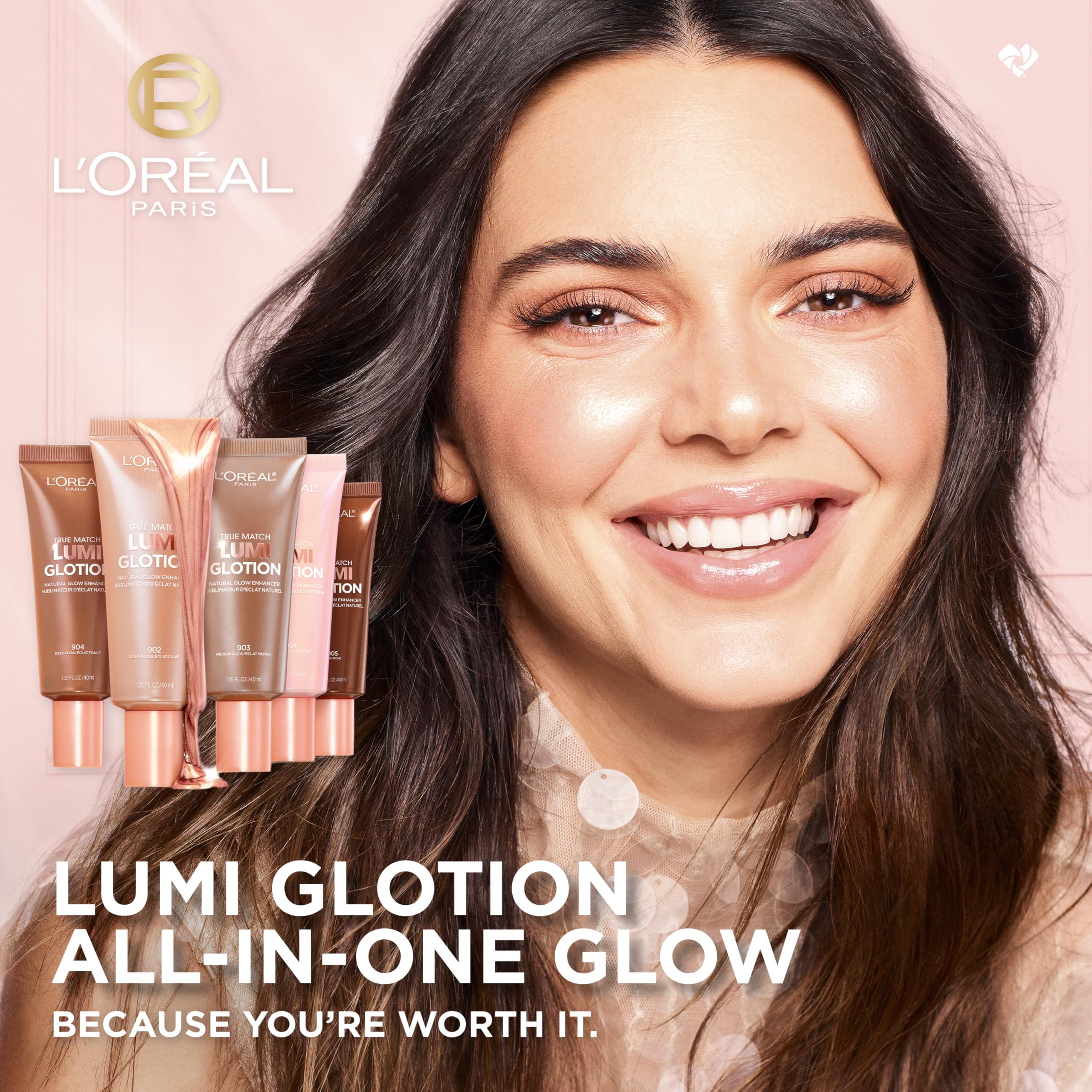 L'Oreal Paris gotas de Lumi Glotion en piel mostrando textura hidratante
