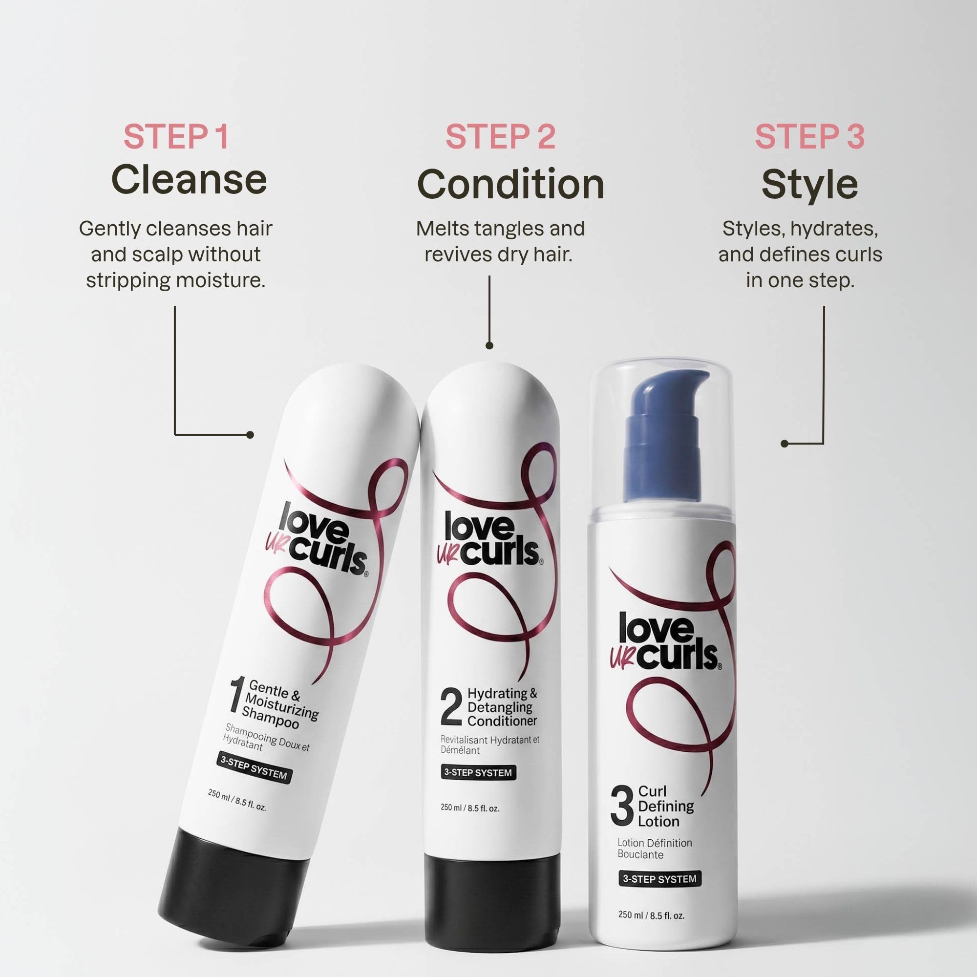 Love Ur Curls champú en uso sobre cabello mojado para limpieza suave