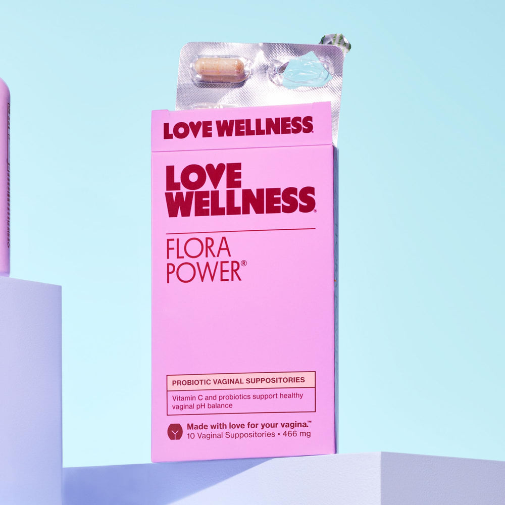 Love Wellness comparación de tamaño junto a una regla, indica escala real