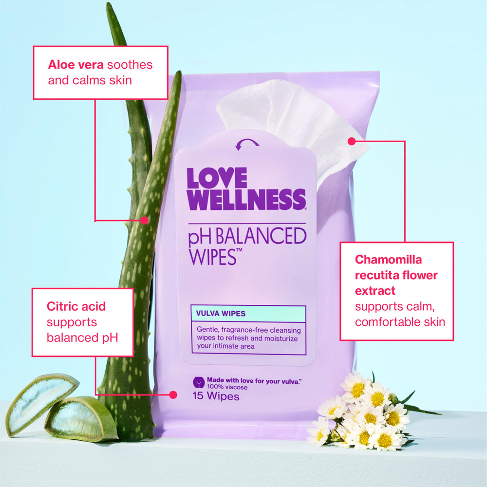 Love Wellness toallitas dentro de un bolso mostrando portabilidad