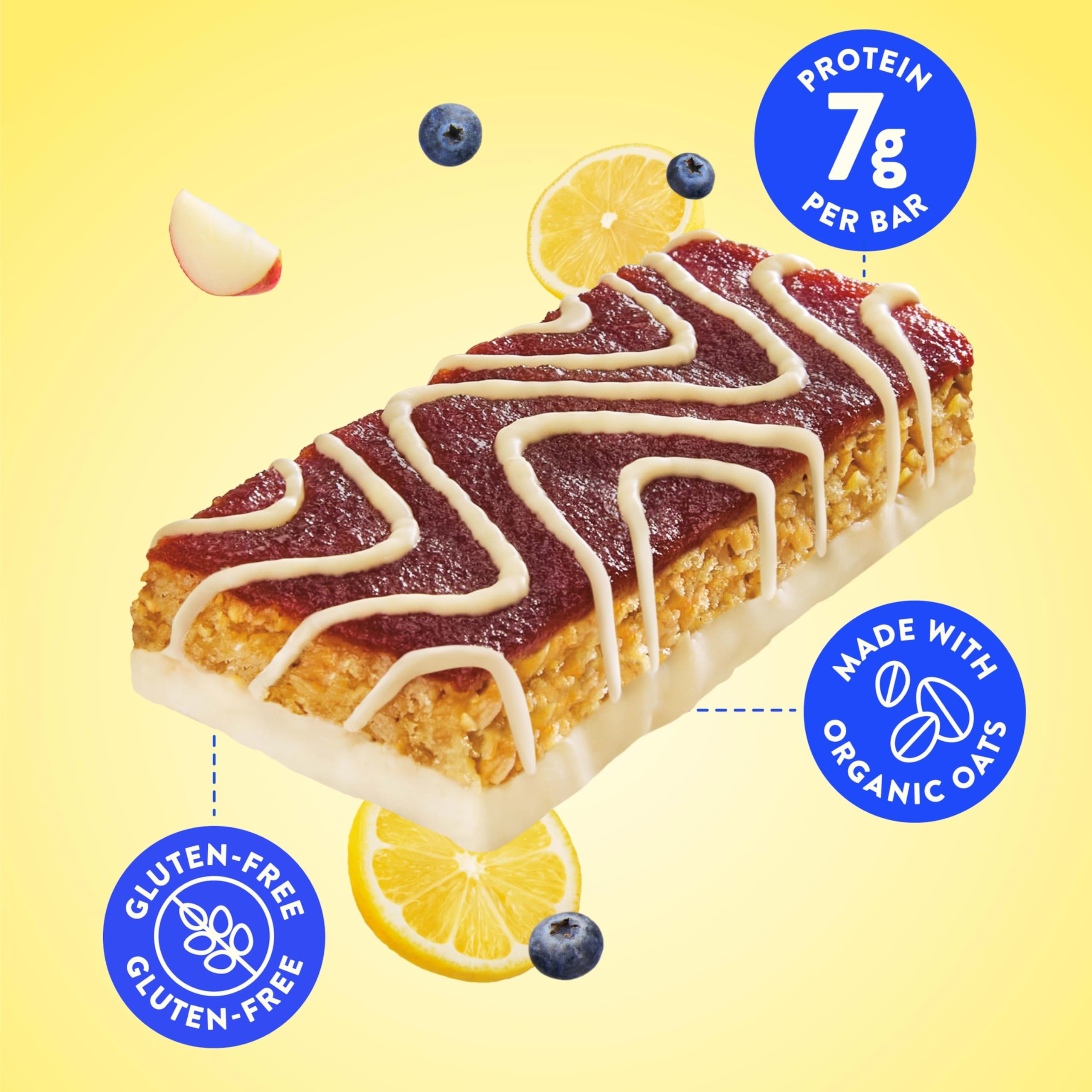 Luna Bar barra en mano mostrando tamaño práctico para snack