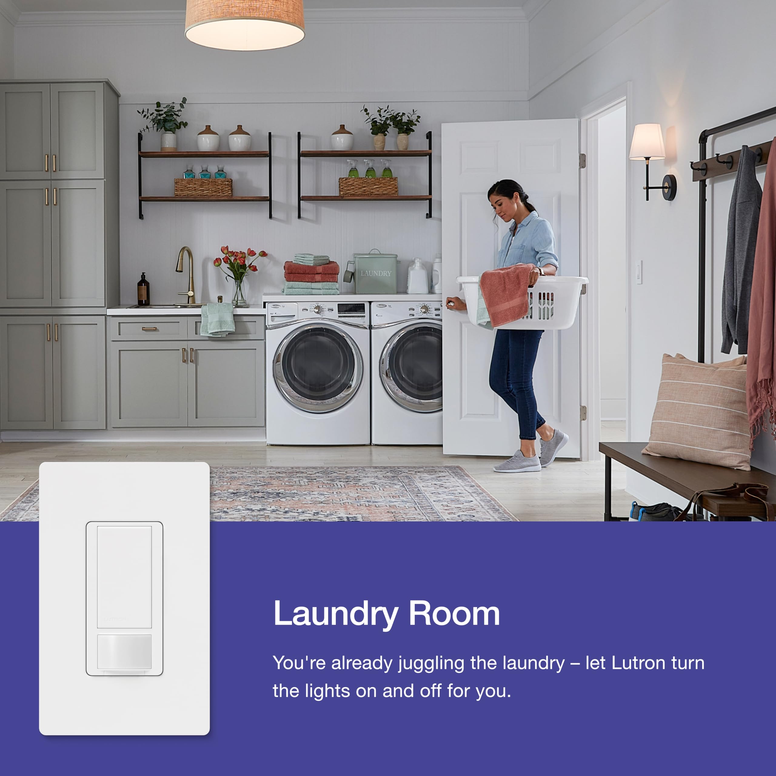 Lutron Maestro instalado en baño iluminado, comodidad manos libres al entrar