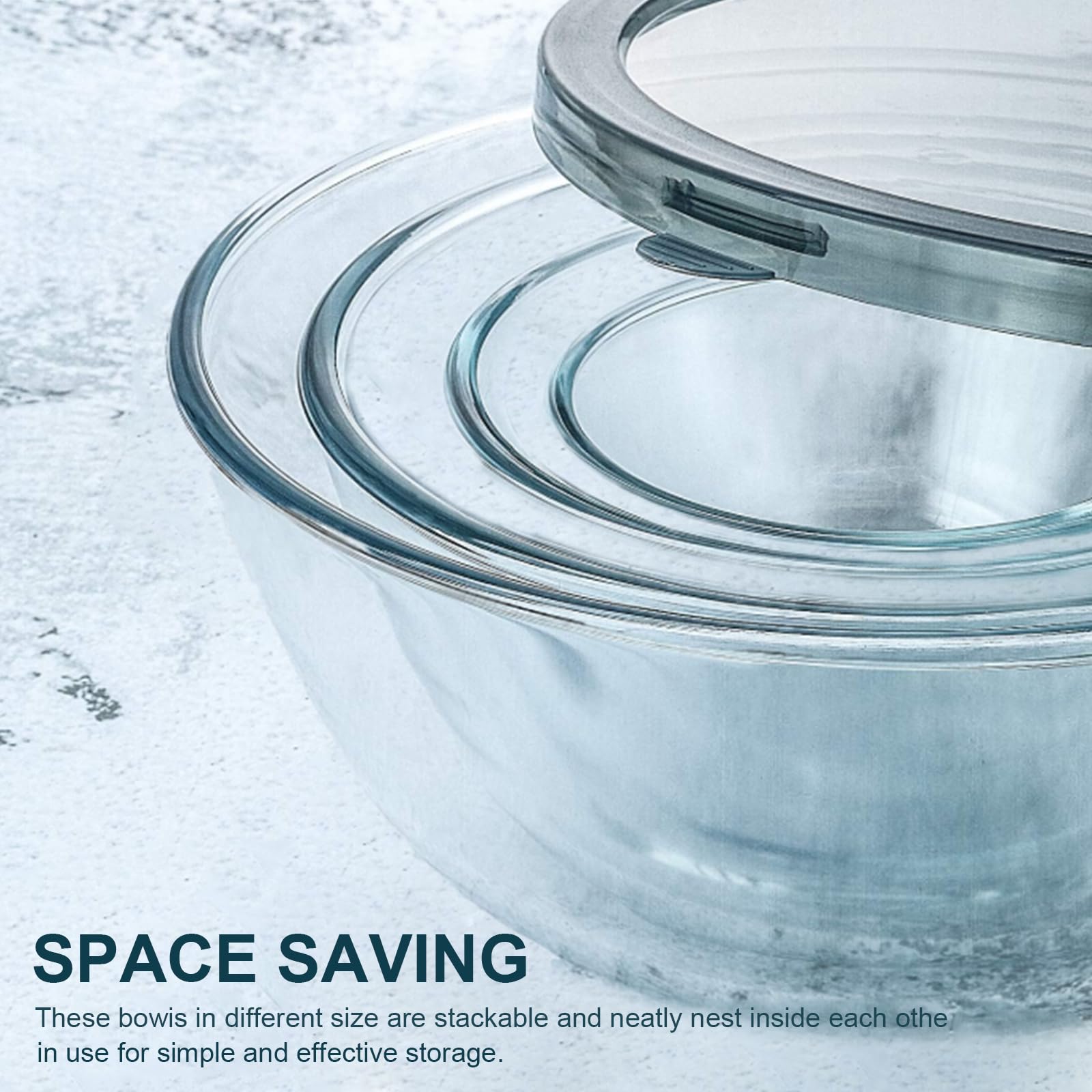Bole M MCIRCO 0.8 qt junto a utensilios para comparar tamaño y porciones fácilmente