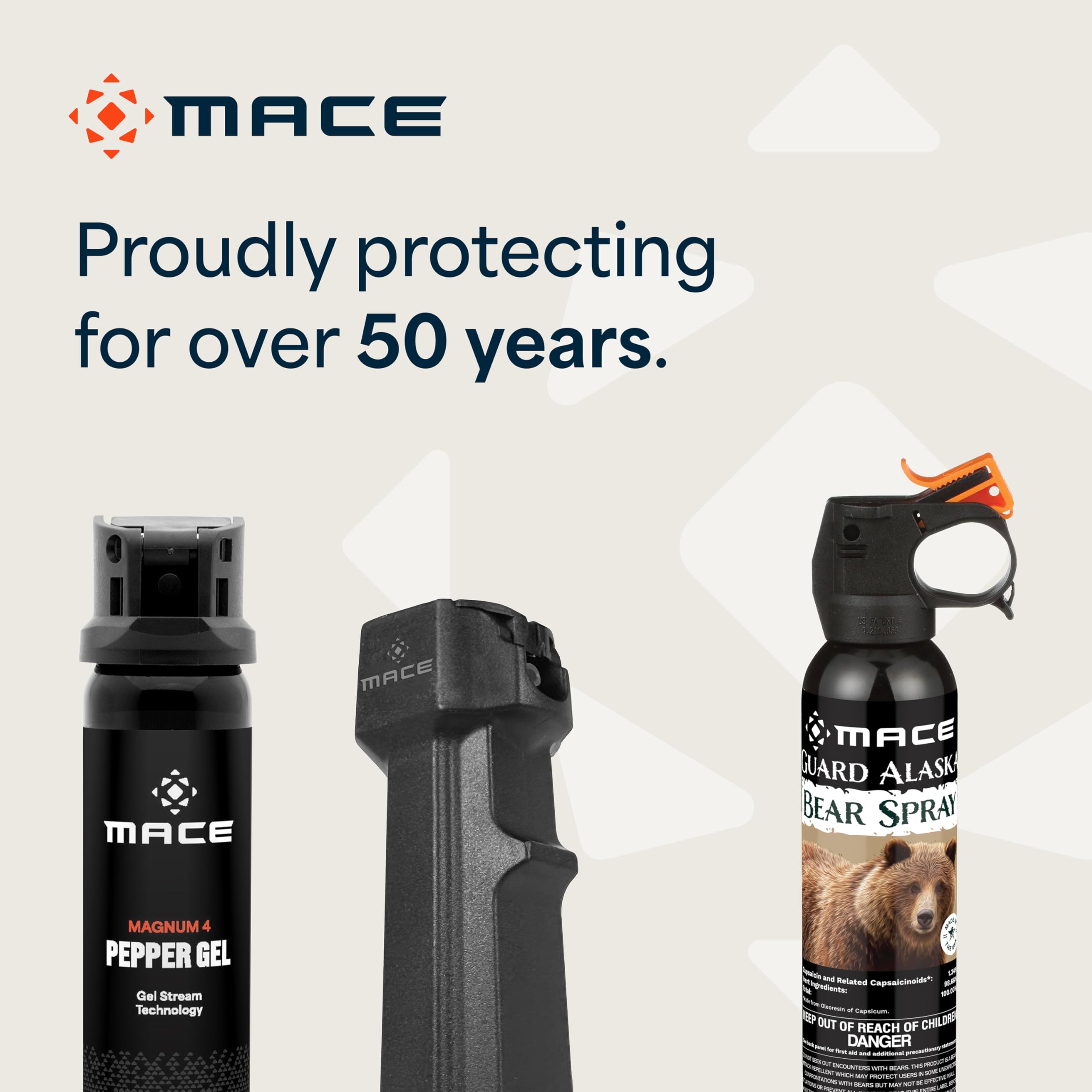 mace Guard Alaska en mochila de senderismo manteniendo el equipo accesible