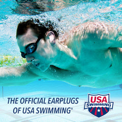 Mack's tapones en uso durante natación protegiendo del agua