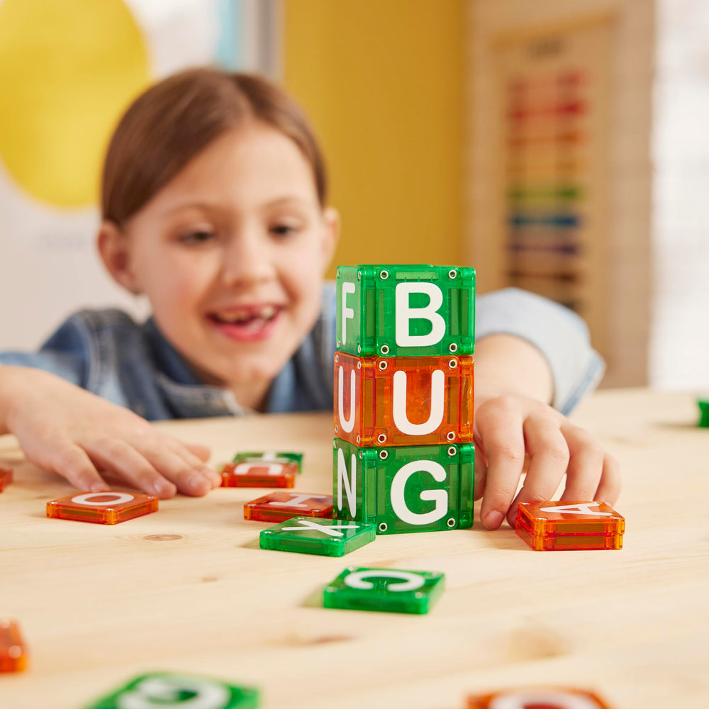MAGNA-TILES etiqueta con información de materiales no tóxicos y confianza