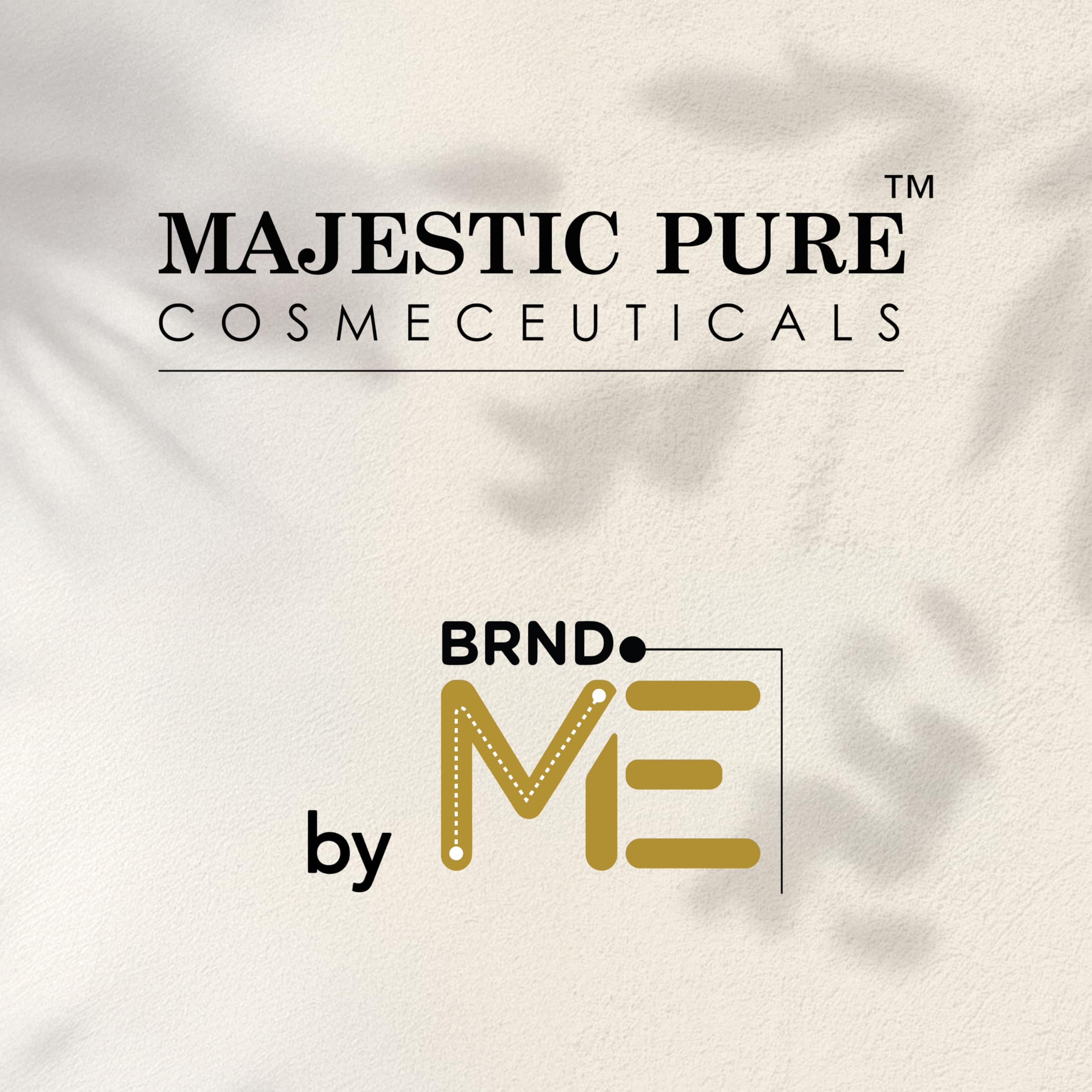 Majestic Pure escena lifestyle persona peinándose para volumen duradero