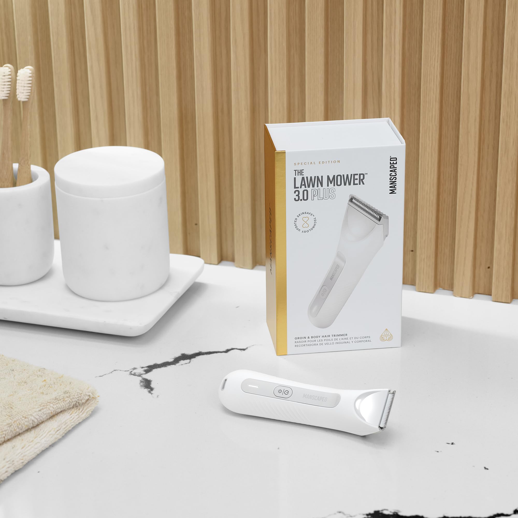 MANSCAPED cable USB-C cargando la recortadora para autonomía rápida