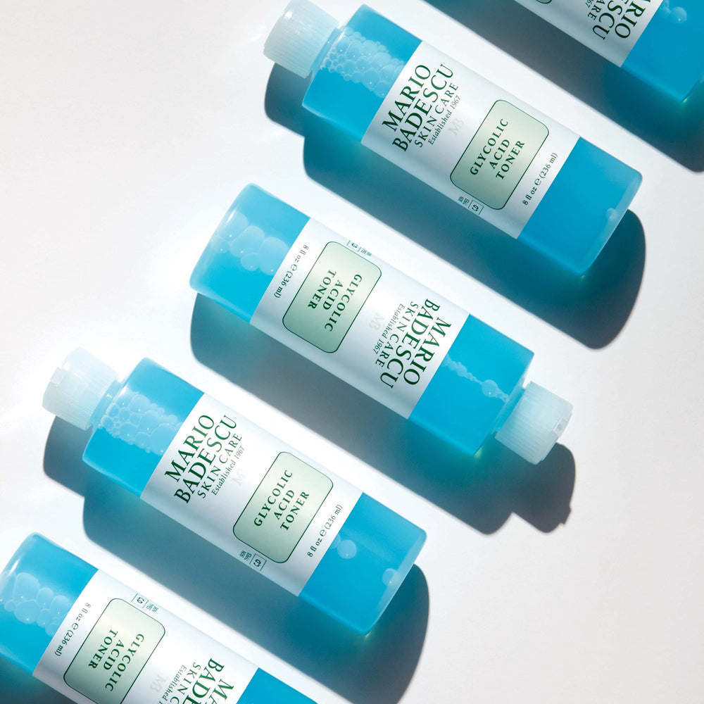 Mario Badescu hoja de aloe vera enfatizando hidratación calmante