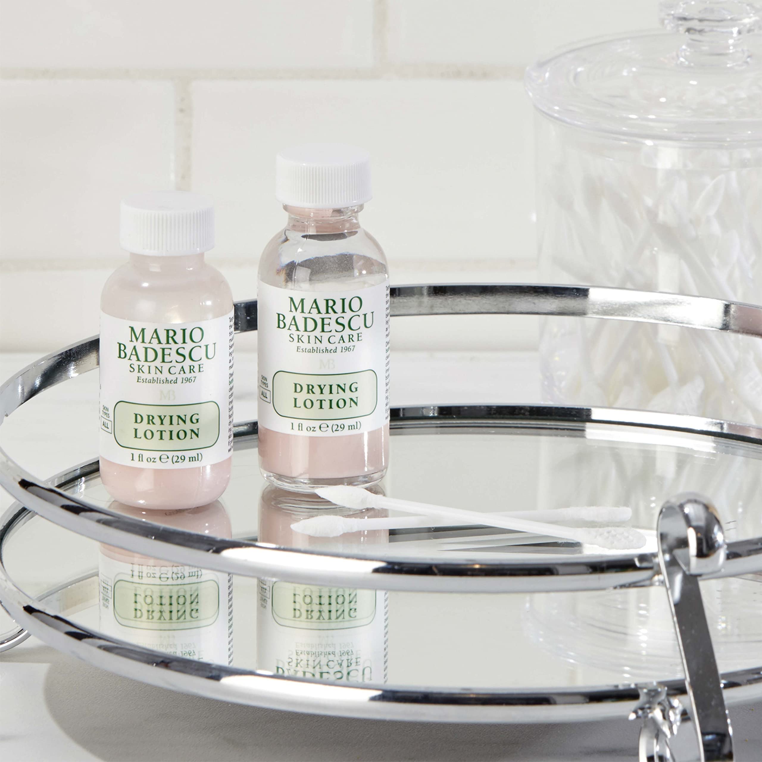 Mario Badescu aplicación en cuello para tratar granos localizados eficazmente