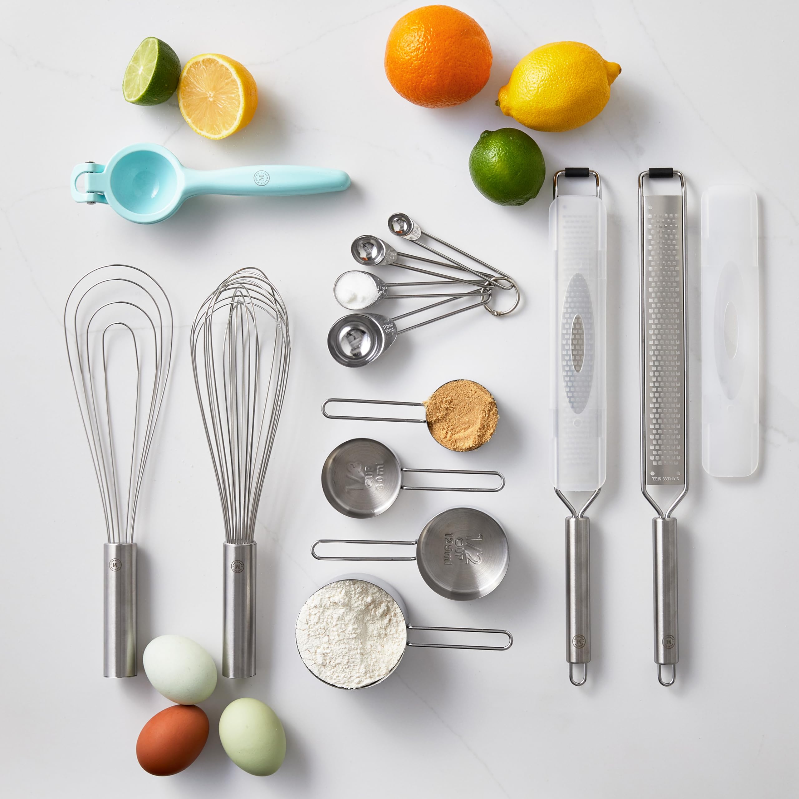 Martha Stewart detalle del acero inoxidable y borde para nivelar con precisión