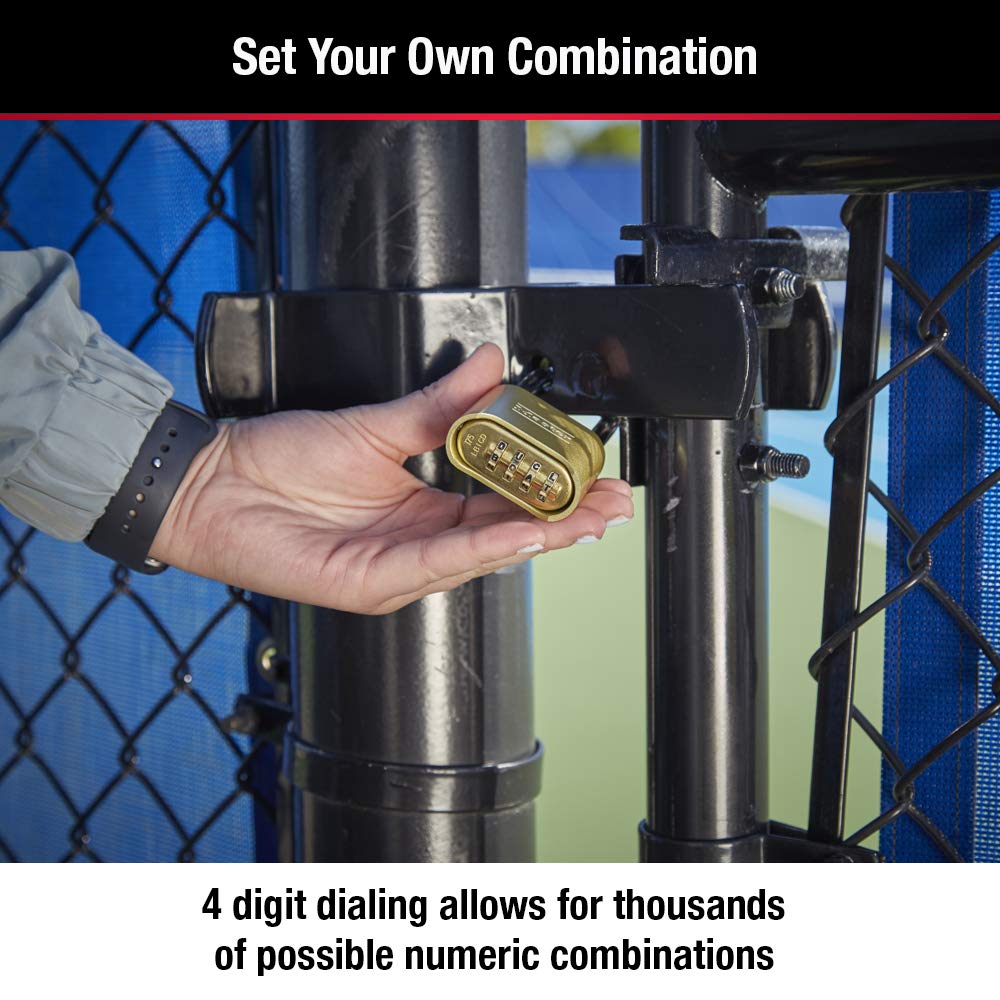 Master Lock candado cerrado en portón ofreciendo seguridad exterior