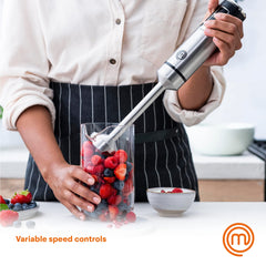 MasterChef batidor eléctrico montando claras para repostería esponjosa