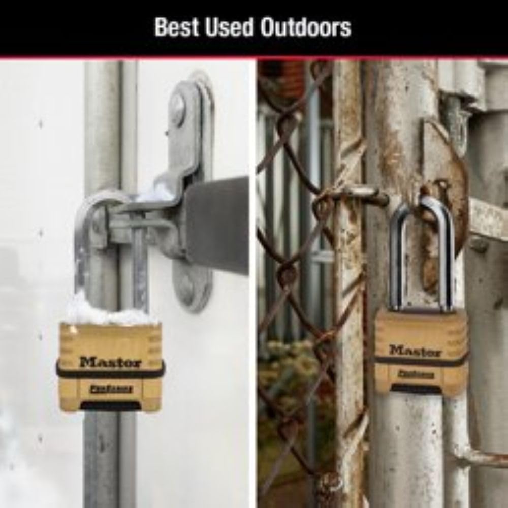 Master Lock comparado con mano para mostrar tamaño y manejo cómodo