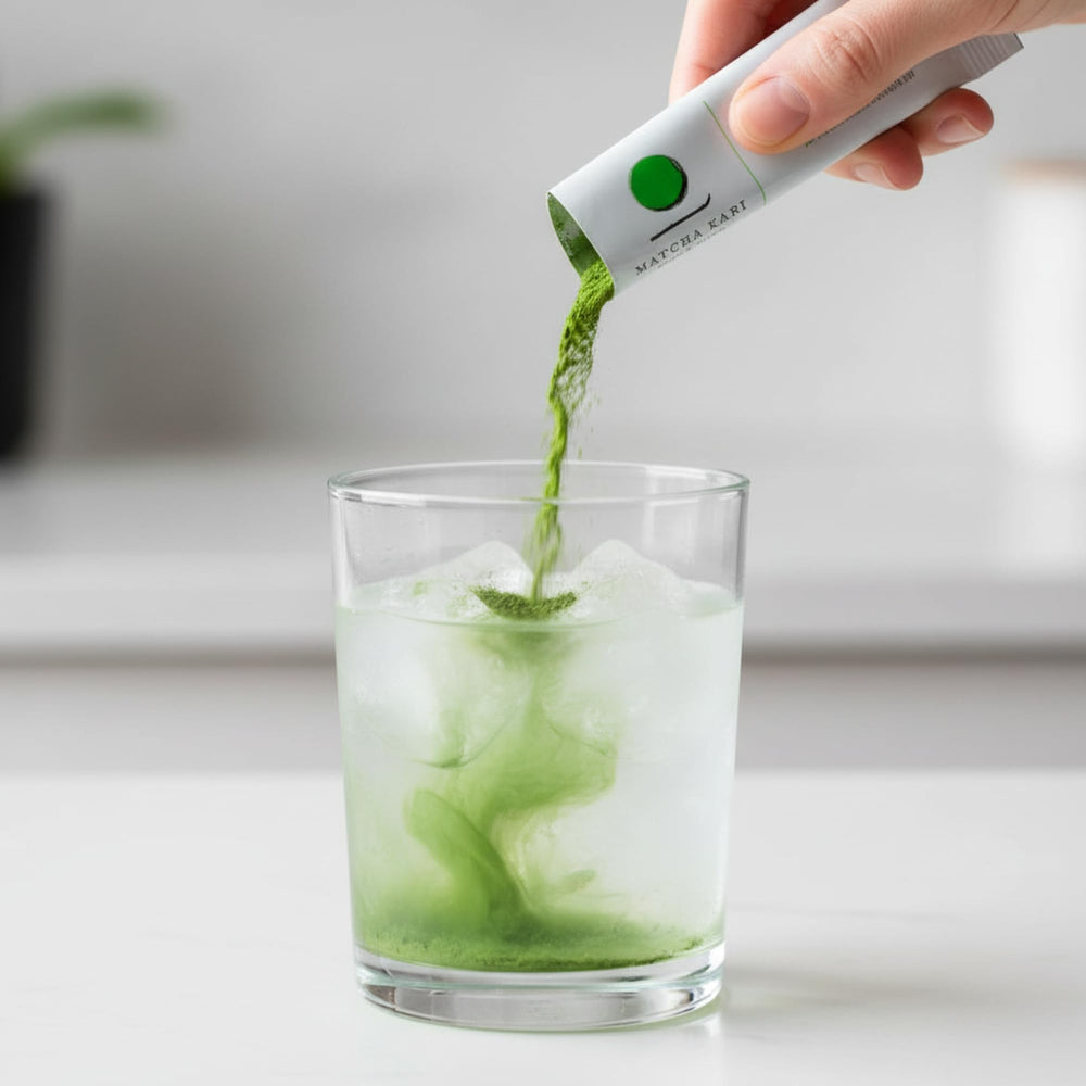 Matcha Kari polvo ceremonial visto de cerca, textura fina para mezcla suave