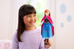 Mattel Anna detalle de falda iridiscente mostrando textura y brillo atractivo