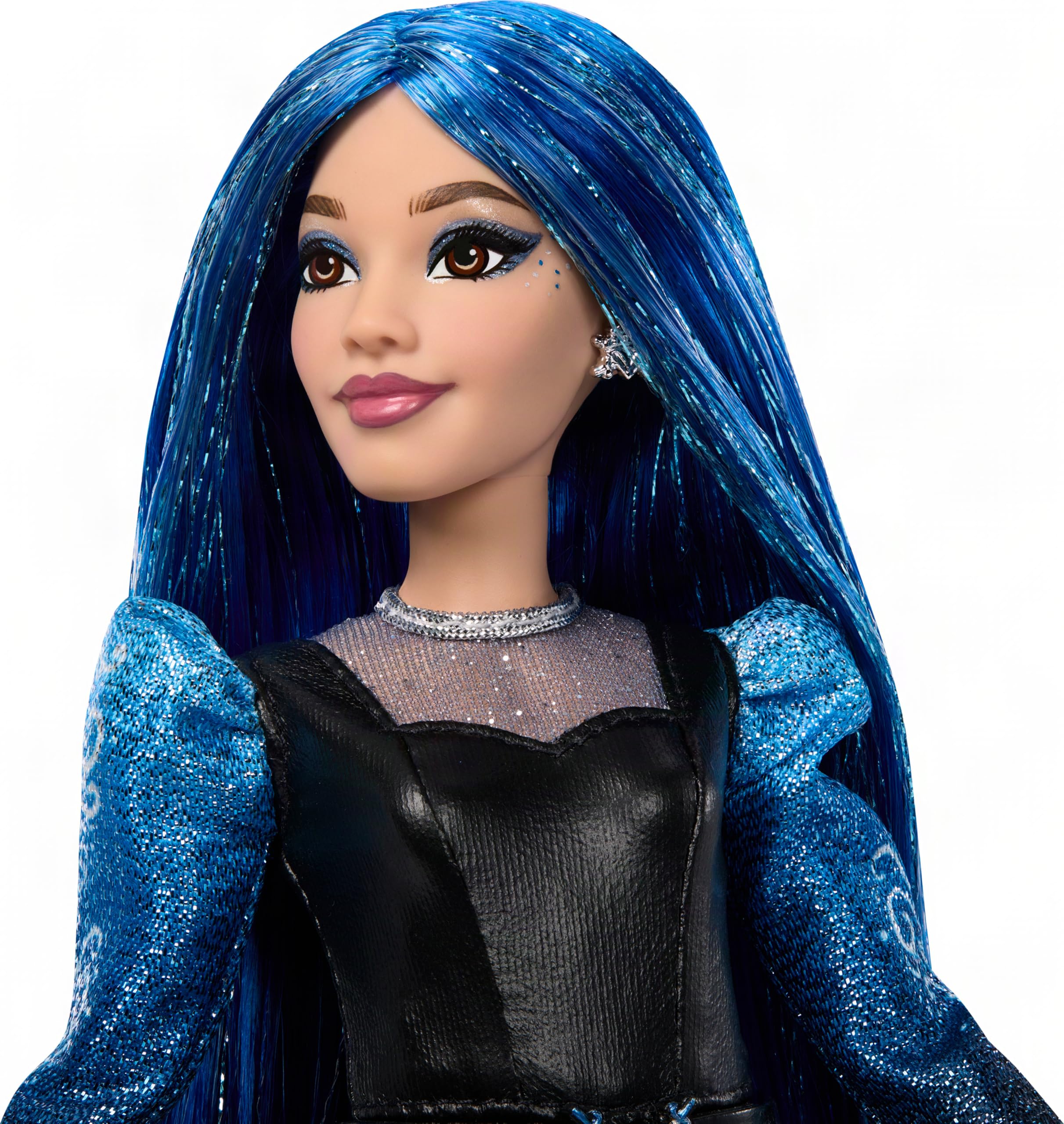 Mattel Chloe Wonderland primer plano cabello liso con mechones brillantes