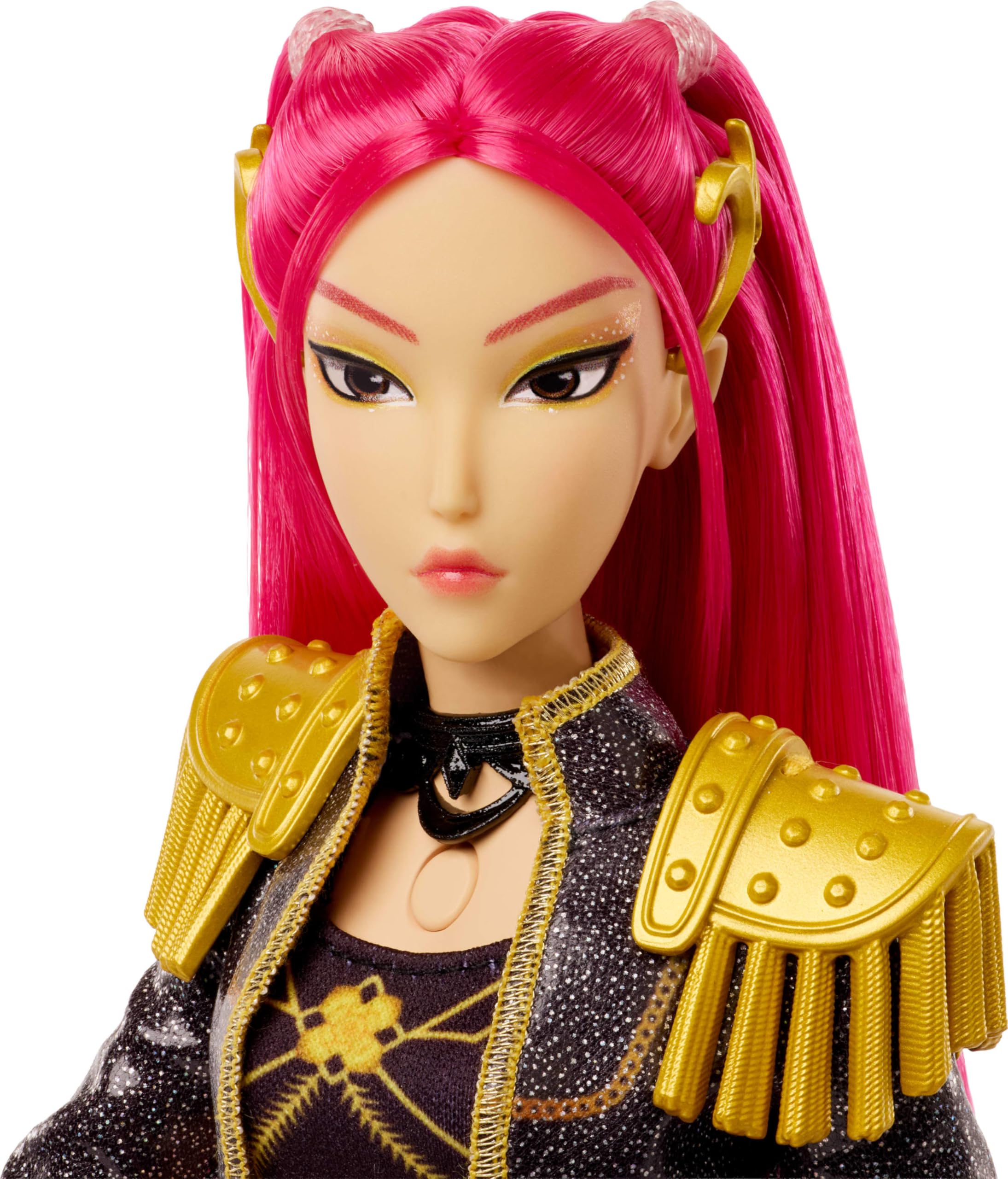 Mattel Games mira golden detalle rostro y maquillaje para realismo