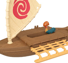 Mattel Moana figura de Heihei con casco de coco, diversión añadida
