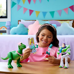 Mattel Forky primer plano vestido nupcial con sombrero, detalle que inspira juego