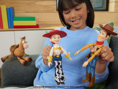 Mattel Woody primer plano del rostro plástico con gran detalle facial
