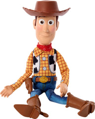 Mattel Woody detalle de la ropa de tela que aporta aspecto auténtico
