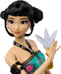 Mattel Zoey detalle del vestuario y cinturón esculpido, realismo del diseño