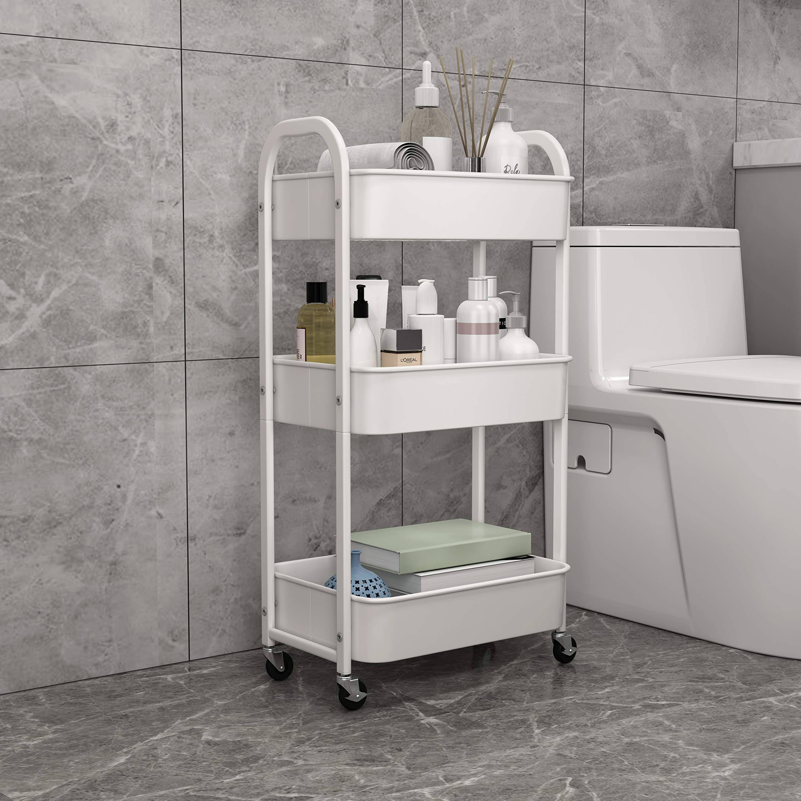 MAX Houser estilo blanco en salón que complementa decoraciones modernas