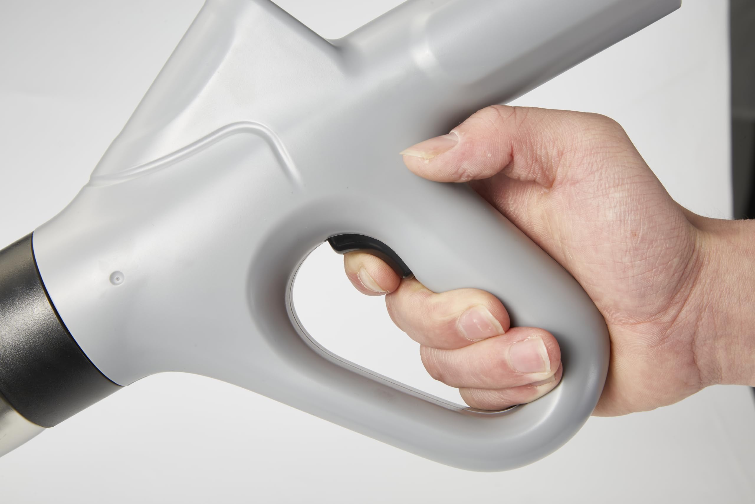 MaxxGeek materiales de acero inoxidable y goma que aseguran resistencia y durabilidad