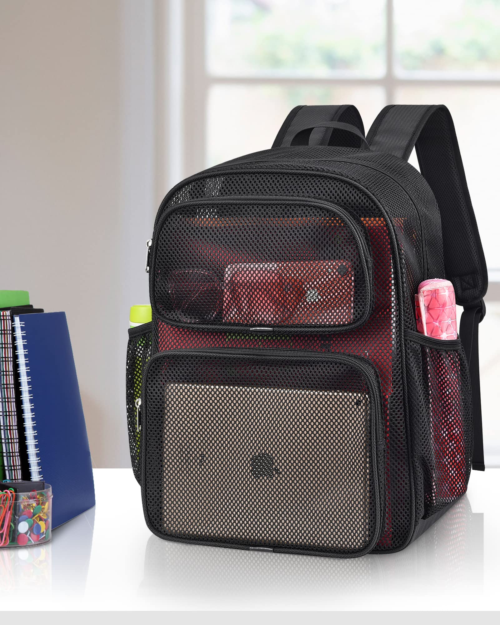 MAY TREE estilo de vida con mochila puesta para viajes y actividades