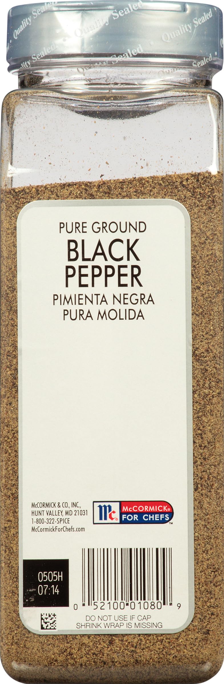 McCormick Culinary pizca de pimienta sobre ensalada como condimento final atractivo