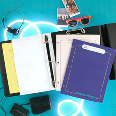 Mead Trapper Keeper bolsillo interior mostrando espacio para folletos y tareas