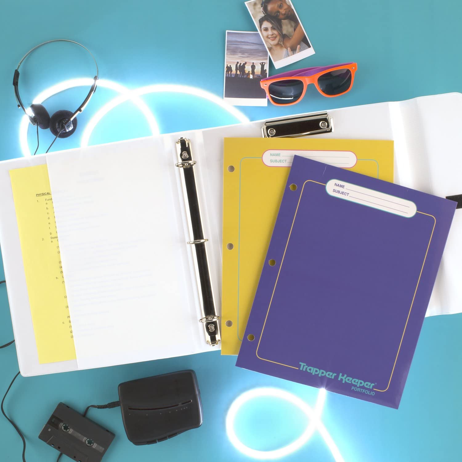 Mead Trapper Keeper detalle de anillas metálicas de 1 pulgada que sujetan hojas perforadas