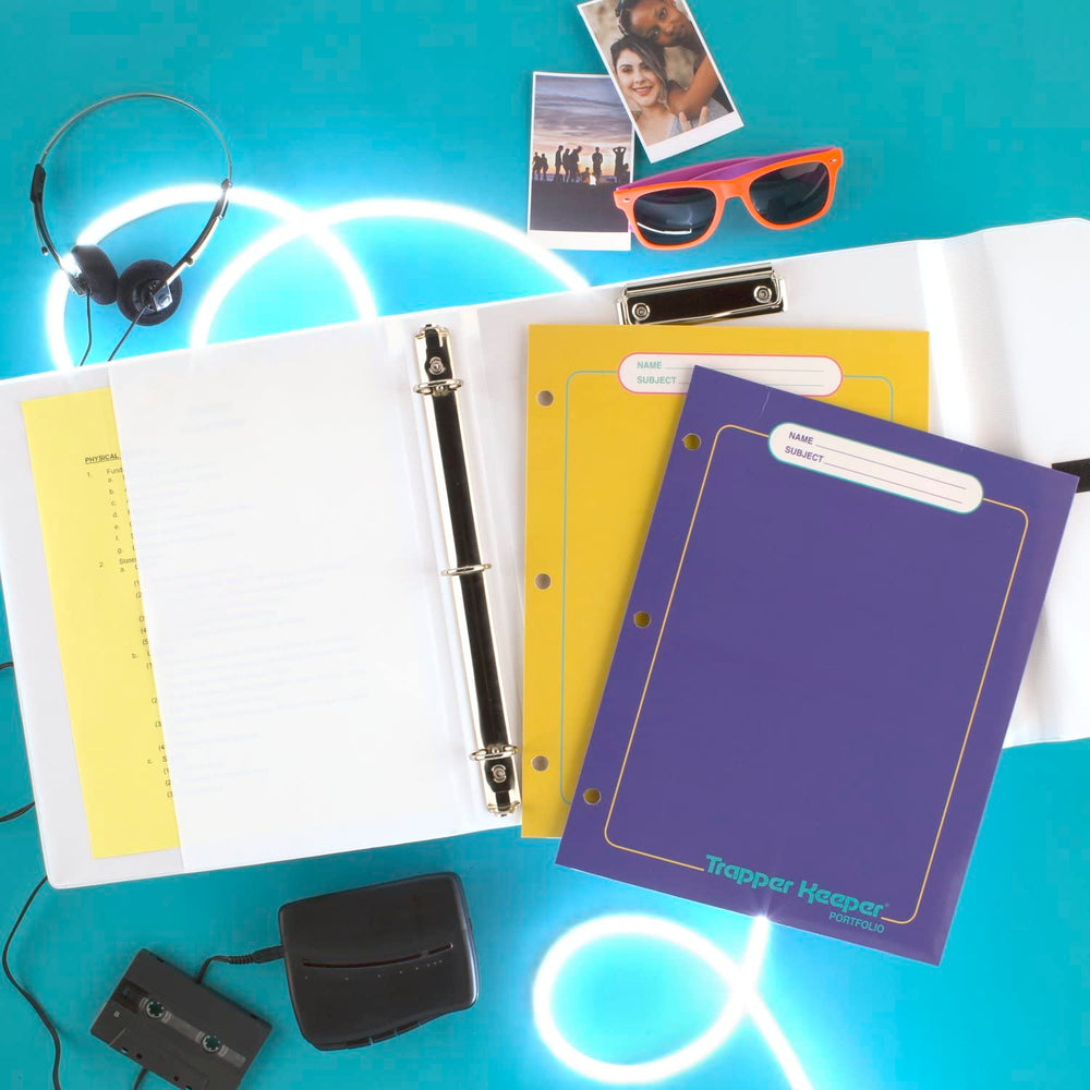 Mead Trapper Keeper detalle de anillas metálicas de 1 pulgada que sujetan hojas perforadas