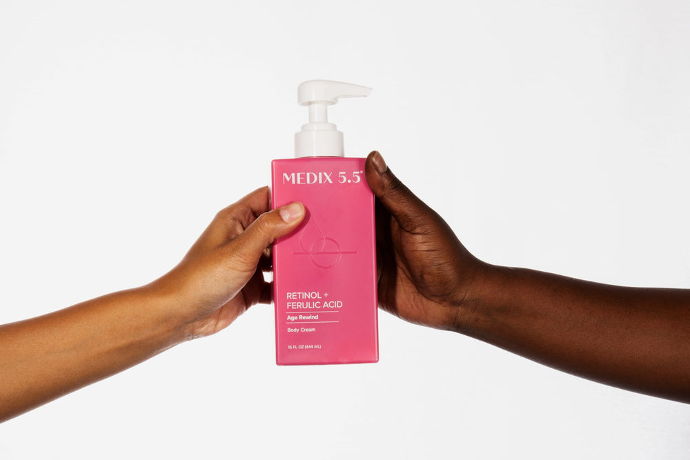 Medix 5.5 persona sosteniendo bote destaca absorción no grasa