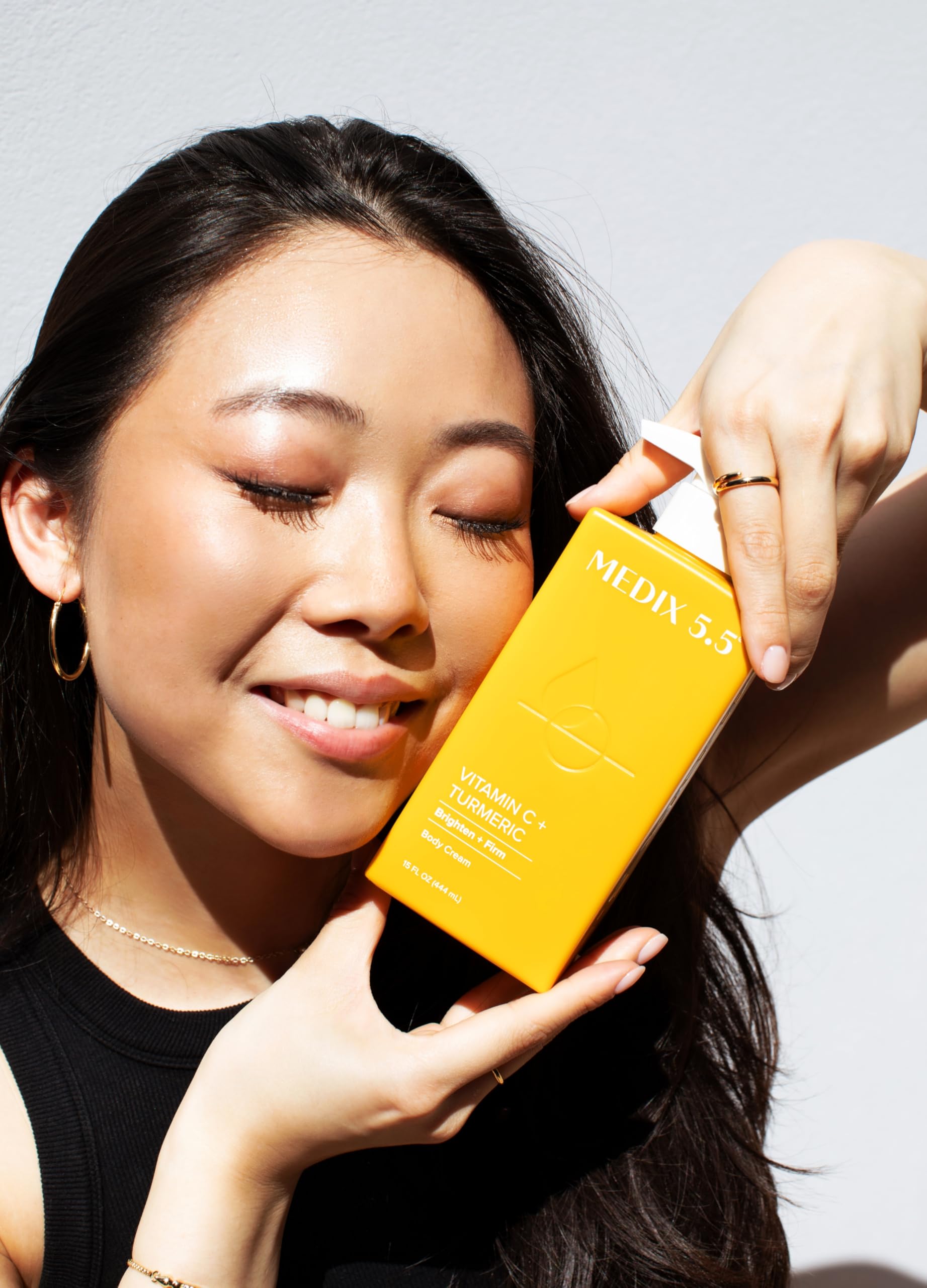 Medix 5.5 extracto de turmeric ilustrando ingrediente iluminador
