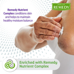 Medline Remedy aplicación en manos de enfermera, compatible con uso clínico