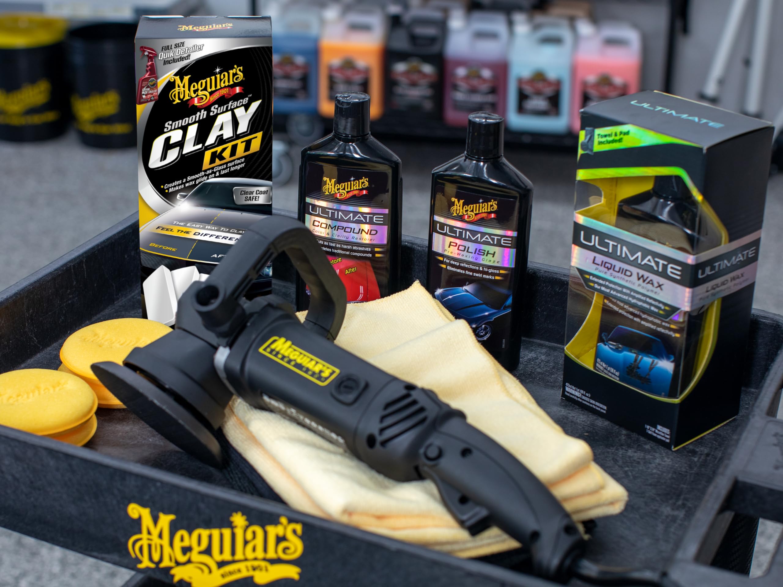 Meguiar's aplicación de clay en la puerta del auto para eliminar contaminantes