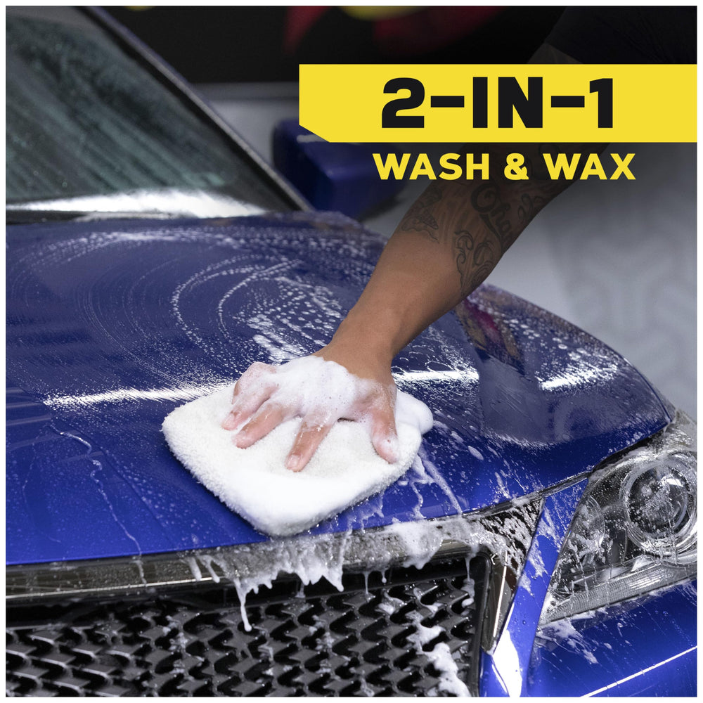 Meguiar's aplicado con foam cannon generando espuma para lavado sin esfuerzo