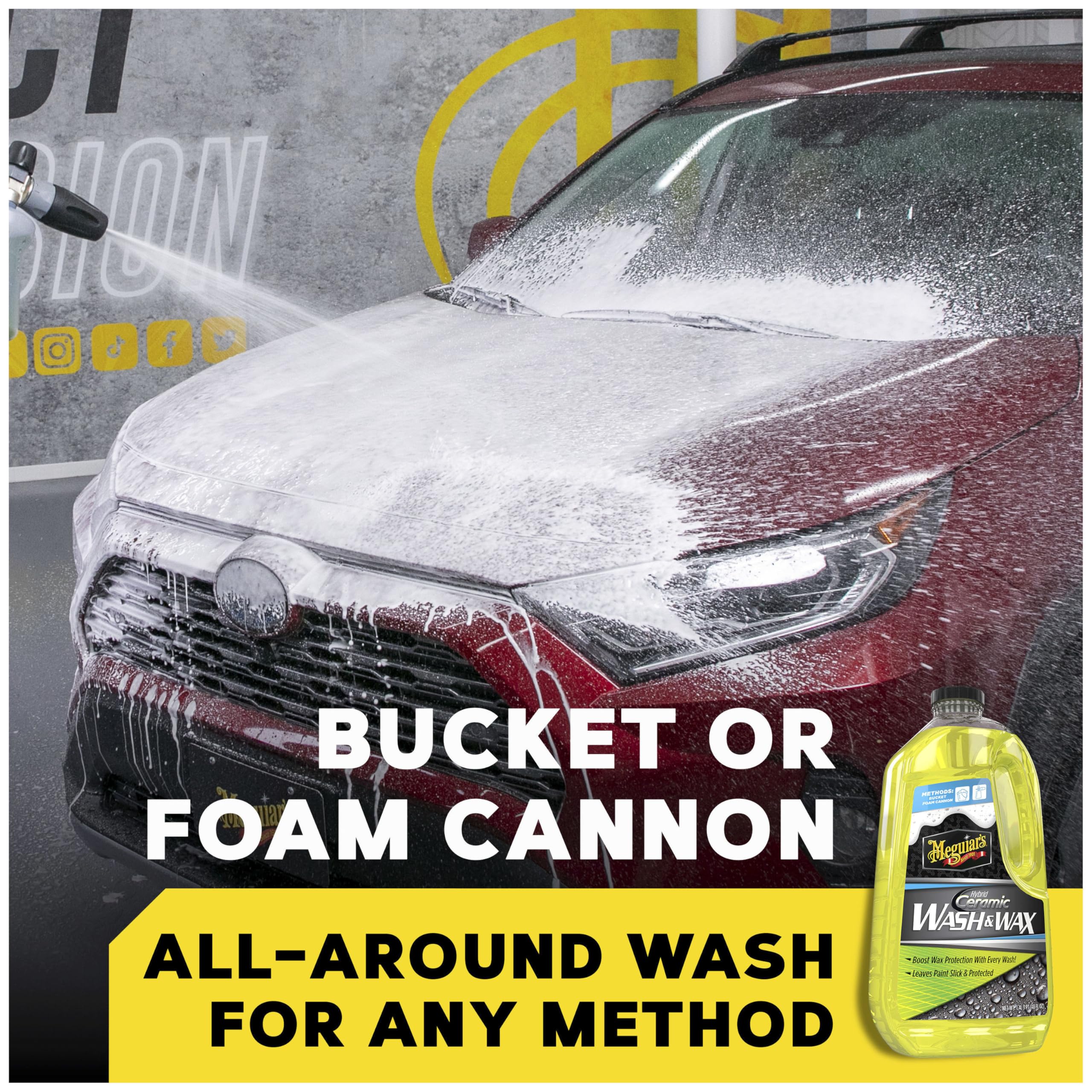 Meguiar's espuma densa en detalle que demuestra limpieza eficiente y protección cerámica