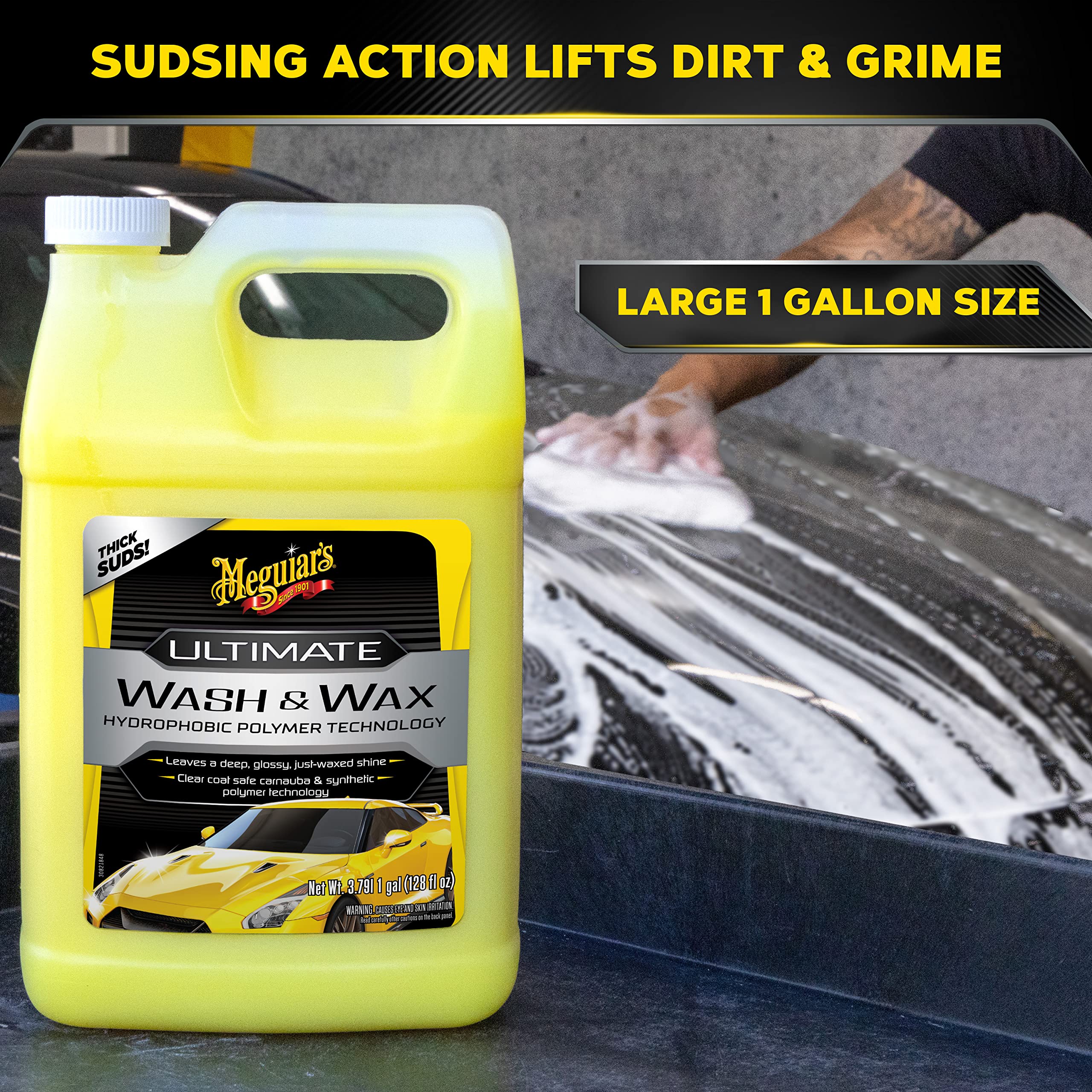 Meguiar's espuma densa en guante mostrando limpieza eficaz